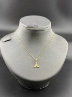 گردنبند دم وال زنجیر متصل